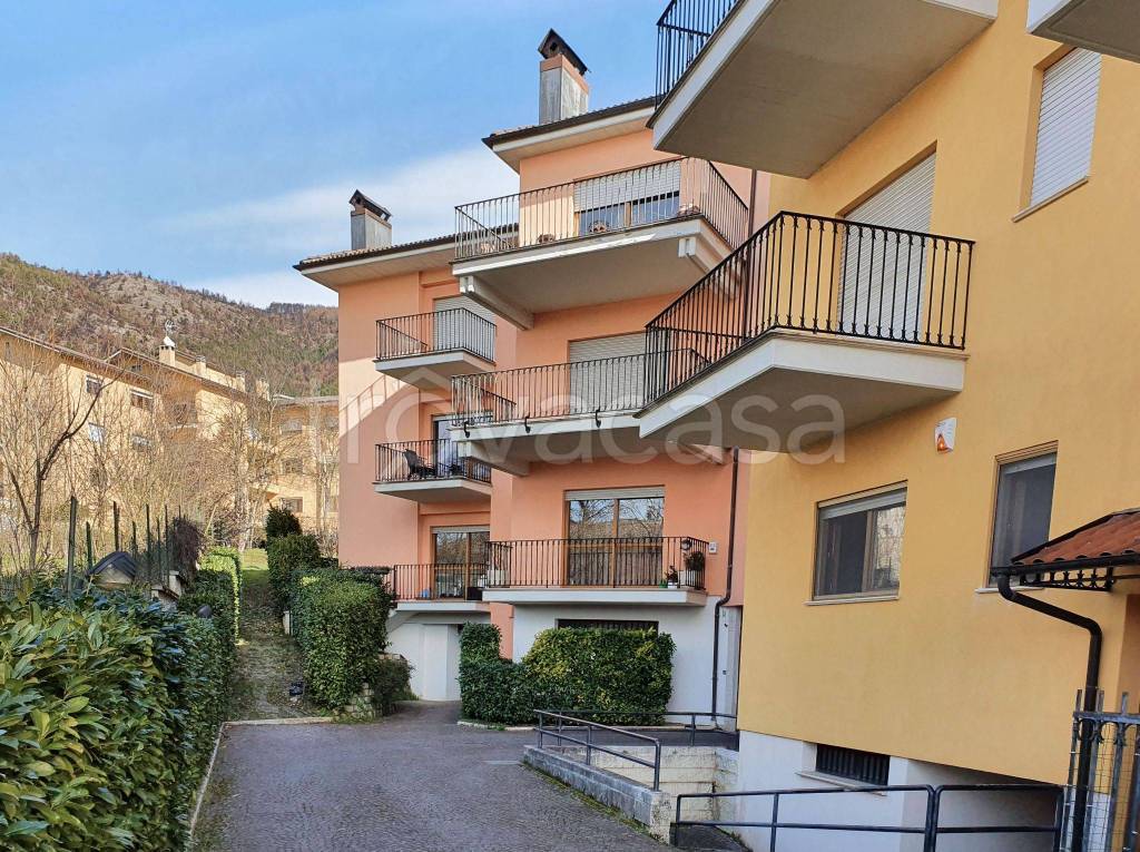 Appartamento in in vendita da privato a L'Aquila via Antica Arischia, 175
