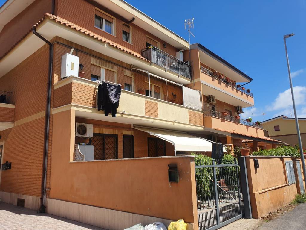 Appartamento in vendita a Fiumicino via Mario Trabucchi