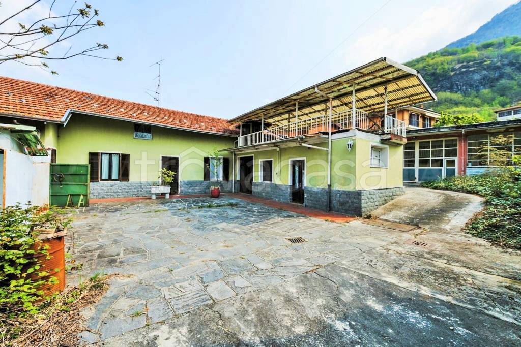 Casa Indipendente in vendita a Omegna via Bertogna, 32