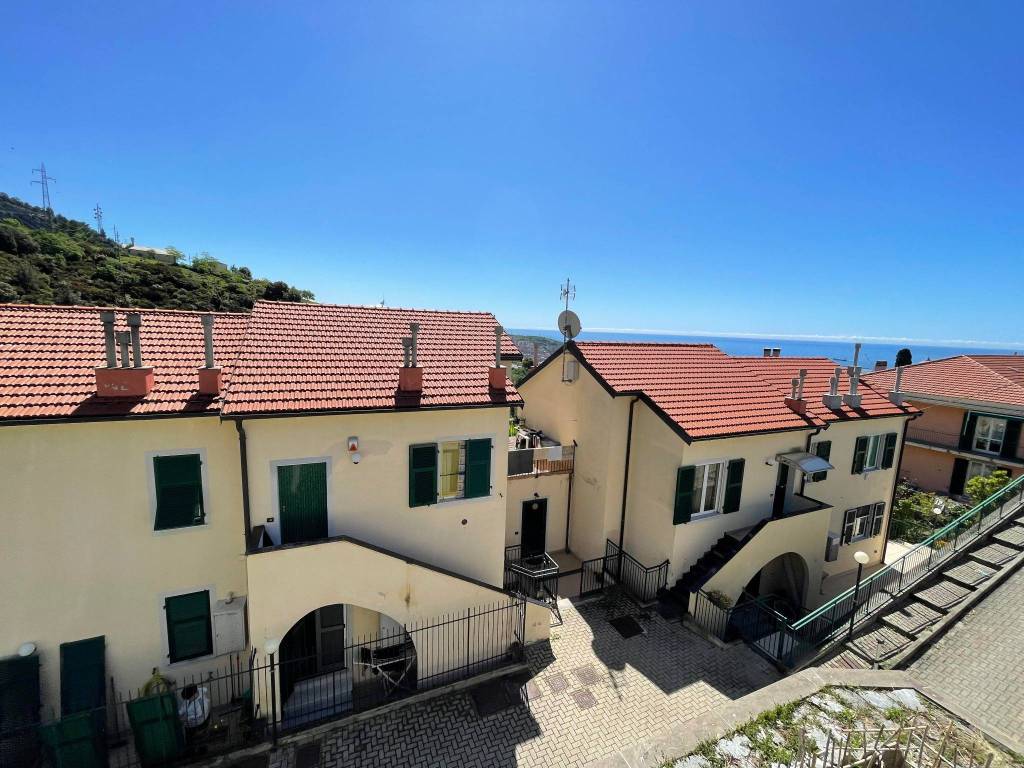 Casa Indipendente in vendita a Genova via via Rollino