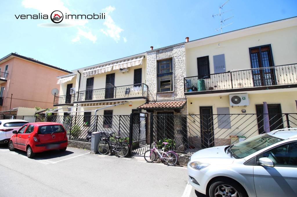 Appartamento in vendita a Lacchiarella via Monte Cervino, 3