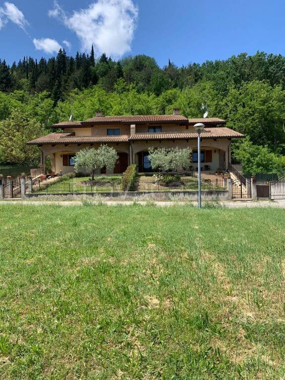 Villa Bifamiliare in in vendita da privato a Montecalvo in Foglia via Monte Rosa, 13
