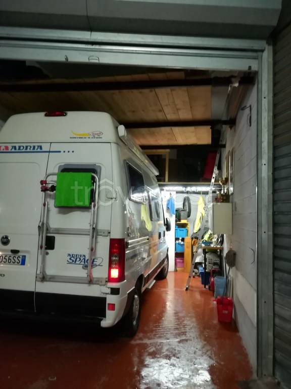 Garage in vendita a Genova via Bartolomeo Carrea, 122