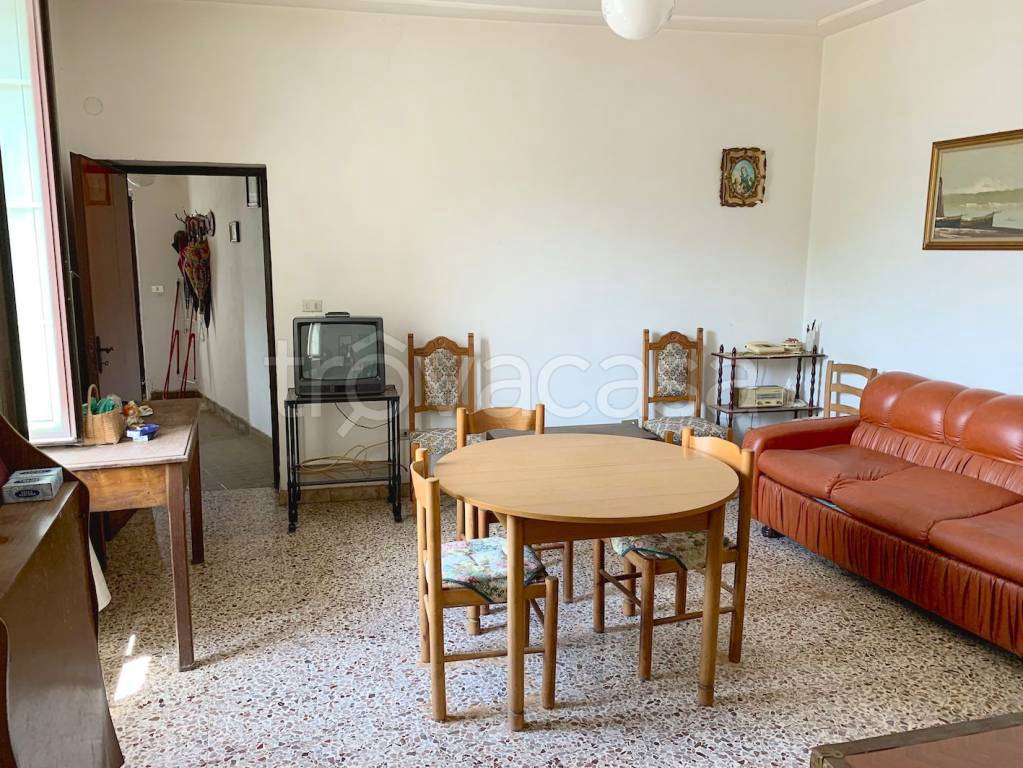 Appartamento in vendita ad Aieta via Petroso