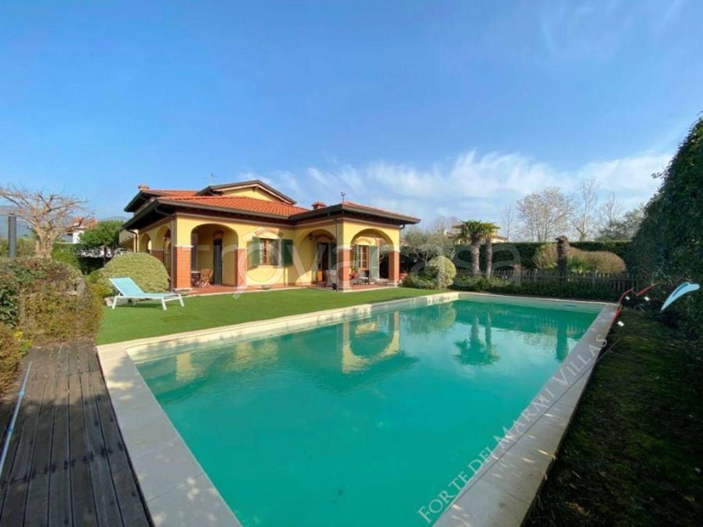 Villa in vendita a Castelnuovo Rangone via Quattro Madonne, 24