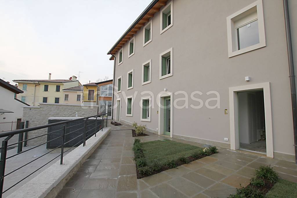 Appartamento in vendita a Verona via Pradelle, 32