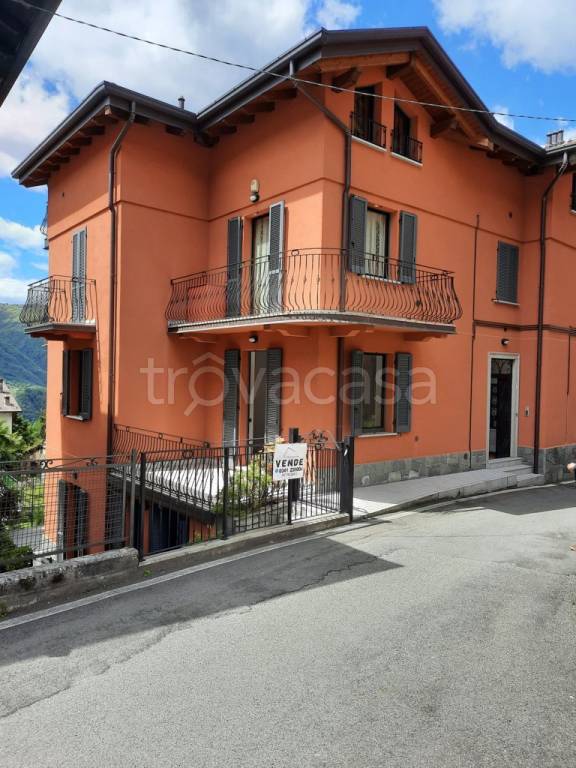 Appartamento in vendita a Margno via Felice Cavallotti, 3