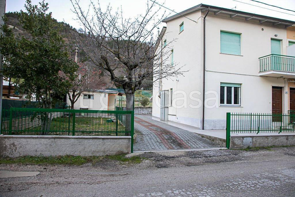 Villa Bifamiliare in in vendita da privato a Fermignano via Flaminia