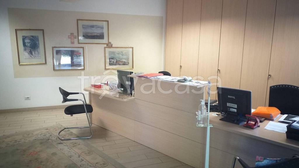 Ufficio in in vendita da privato a Senago via Don Ambrogio Rocca, 5