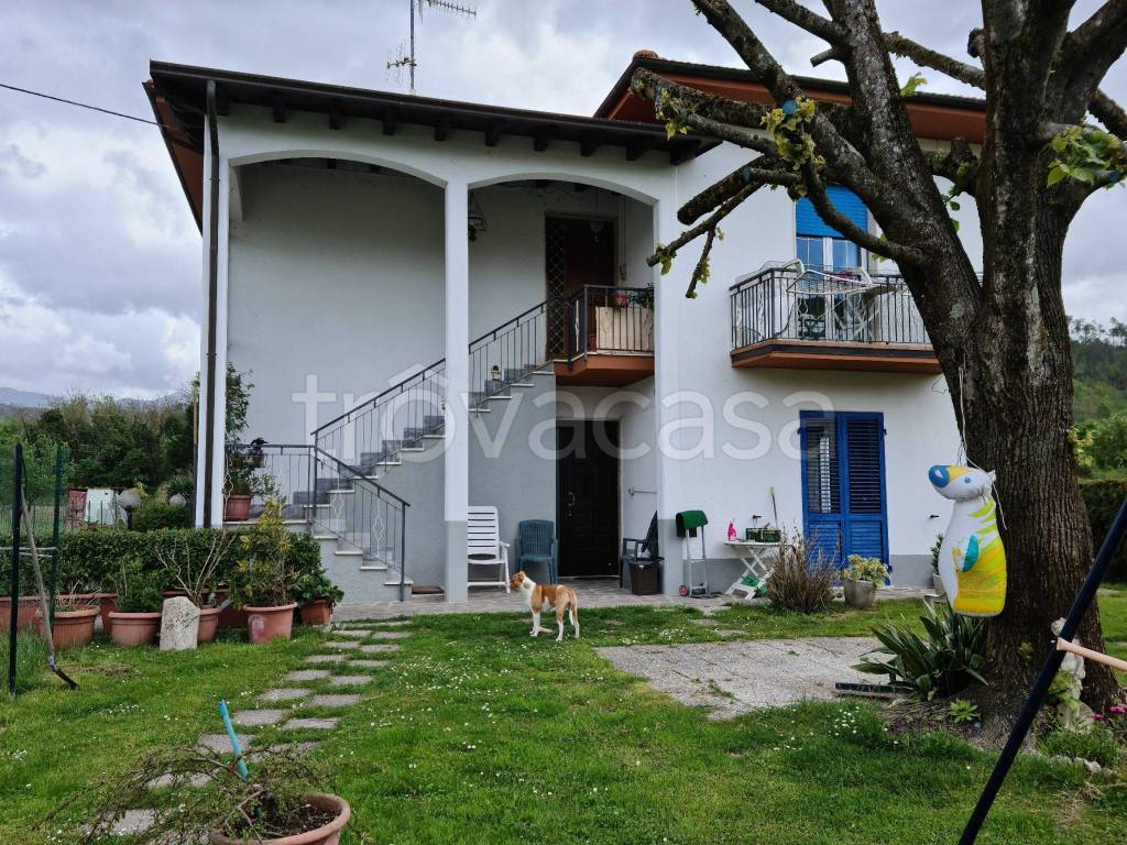 Villa Bifamiliare in vendita a Brugnato via Bertucci