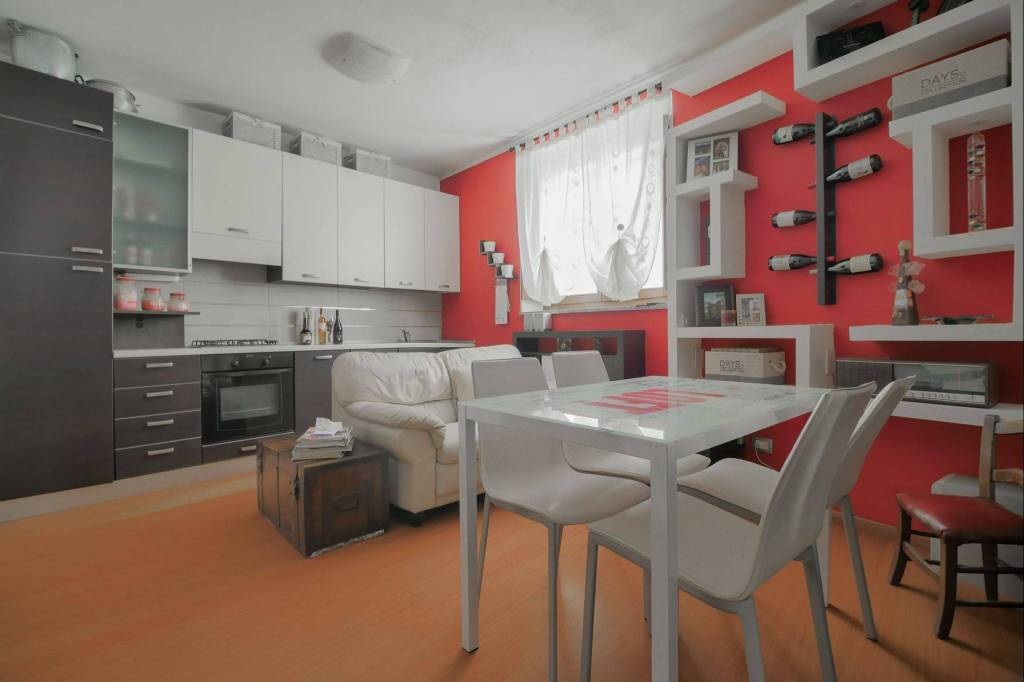 Appartamento in in vendita da privato a Fenegrò via Vittorio Veneto, 2