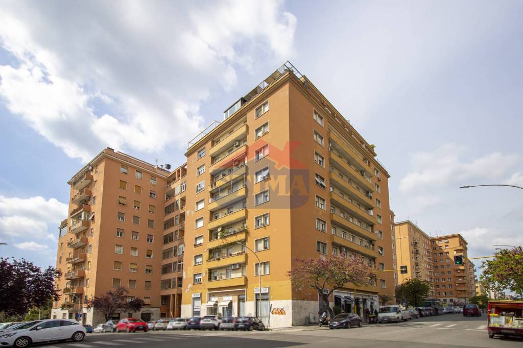 Appartamento in vendita a Roma via Arturo Colautti, 12