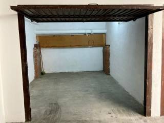 Garage in affitto a como viale giulio cesare, 14