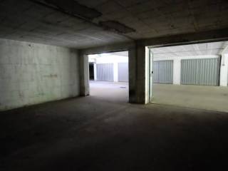 Garage in affitto a mantova viale sabotino, 8b