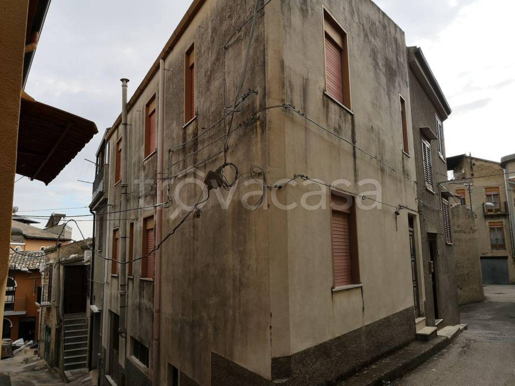 Casa Indipendente in vendita a Bisacquino via Florena, 27