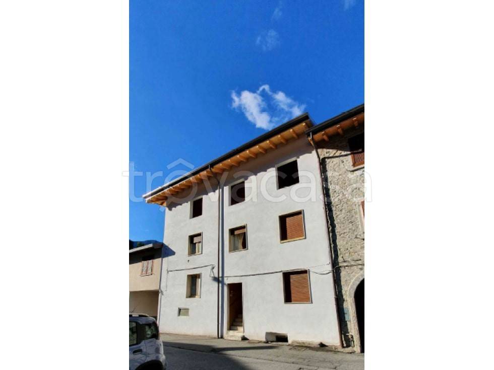 Casa Indipendente in vendita a Cividate Camuno via Sovea, 26