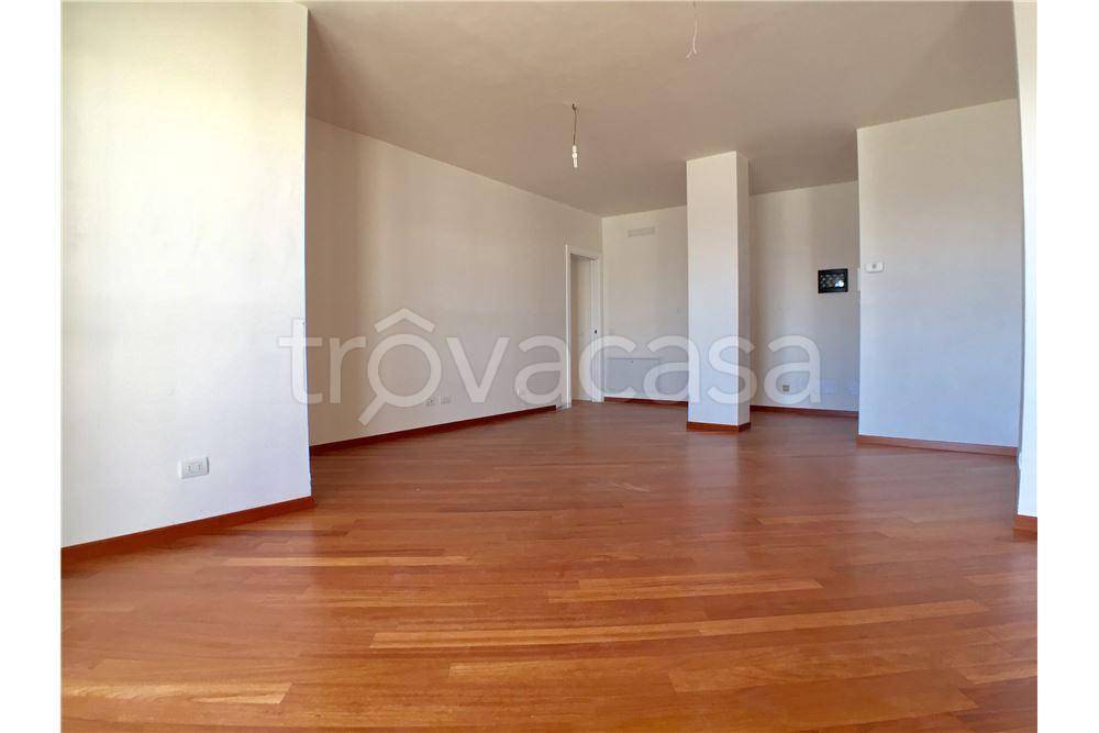 Appartamento in vendita a Bari strada provinciale Carbonara Modugno, 4