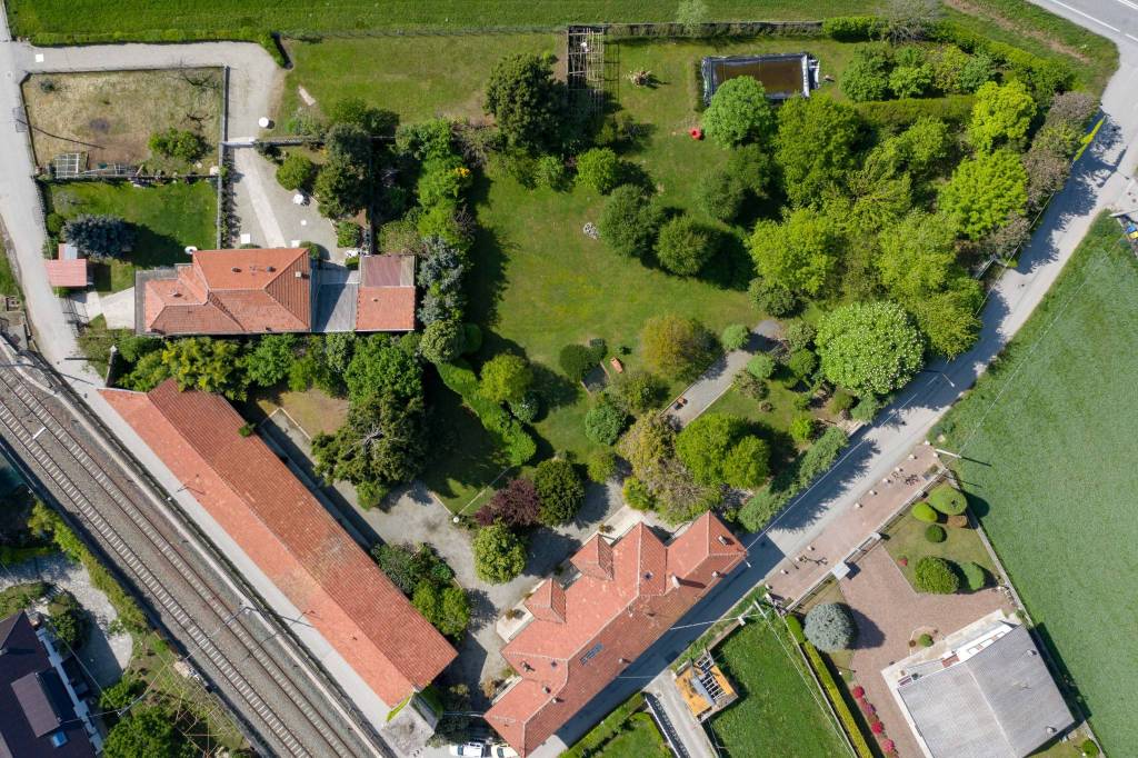 Casa Indipendente in vendita a Feletto via Strada Cardine, 1