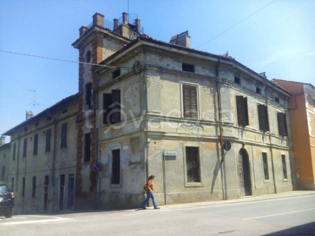 Intero Stabile in in vendita da privato a Piadena Drizzona via Bassa