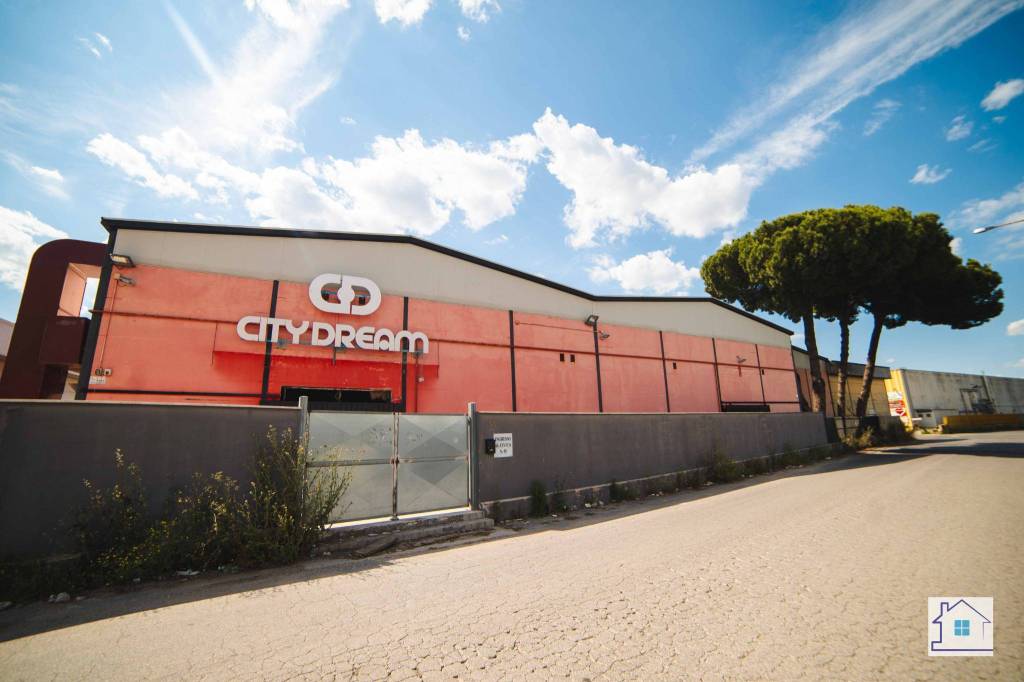 Capannone Industriale in vendita a Roma via dei Ruderi di Torrenova