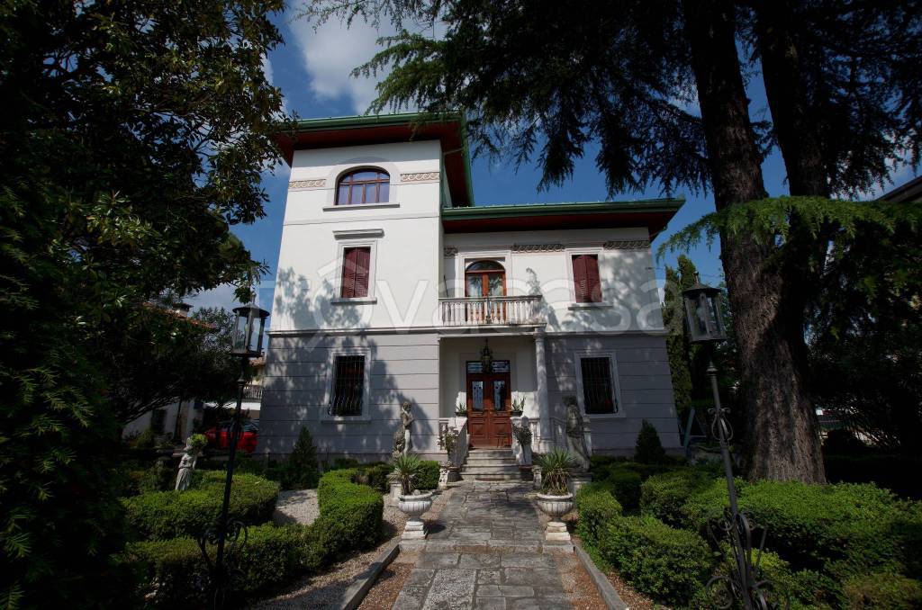 Villa in vendita a San Vito di Fagagna via San Daniele, 46