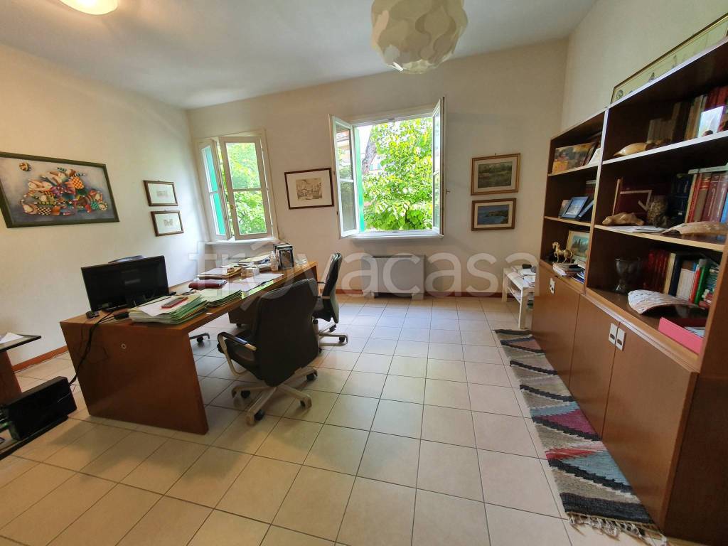 Ufficio in vendita a Montecatini-Terme kursaal