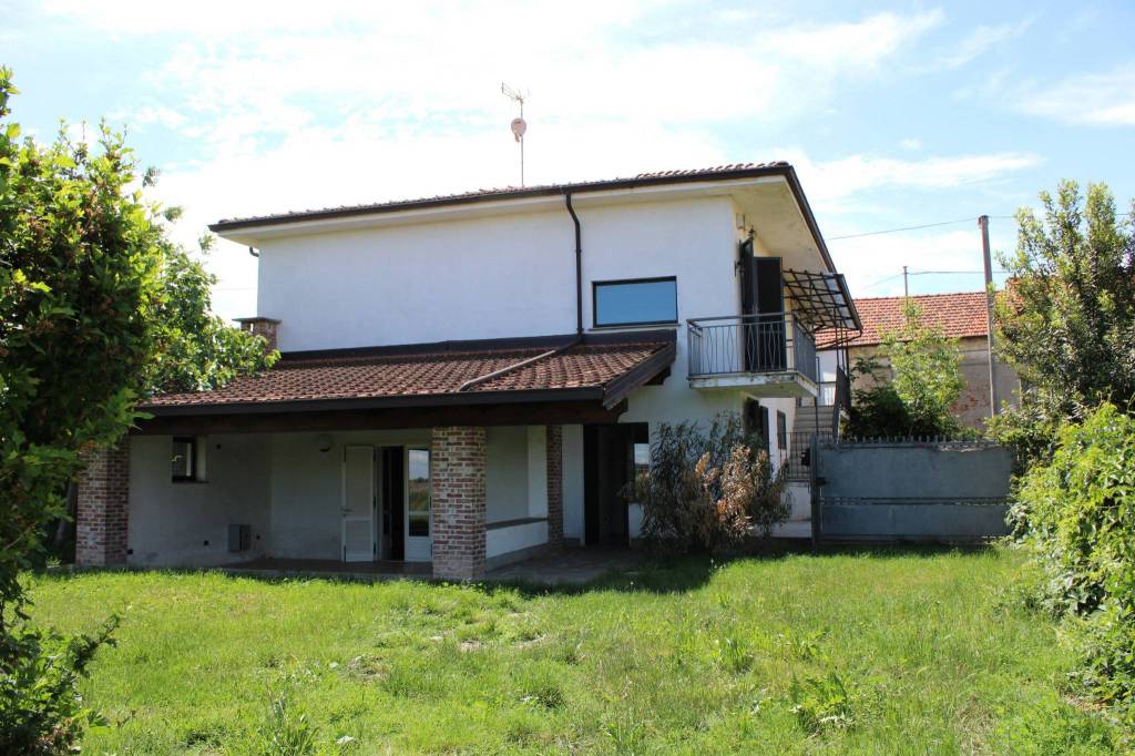 Casa Indipendente in vendita a Cuneo