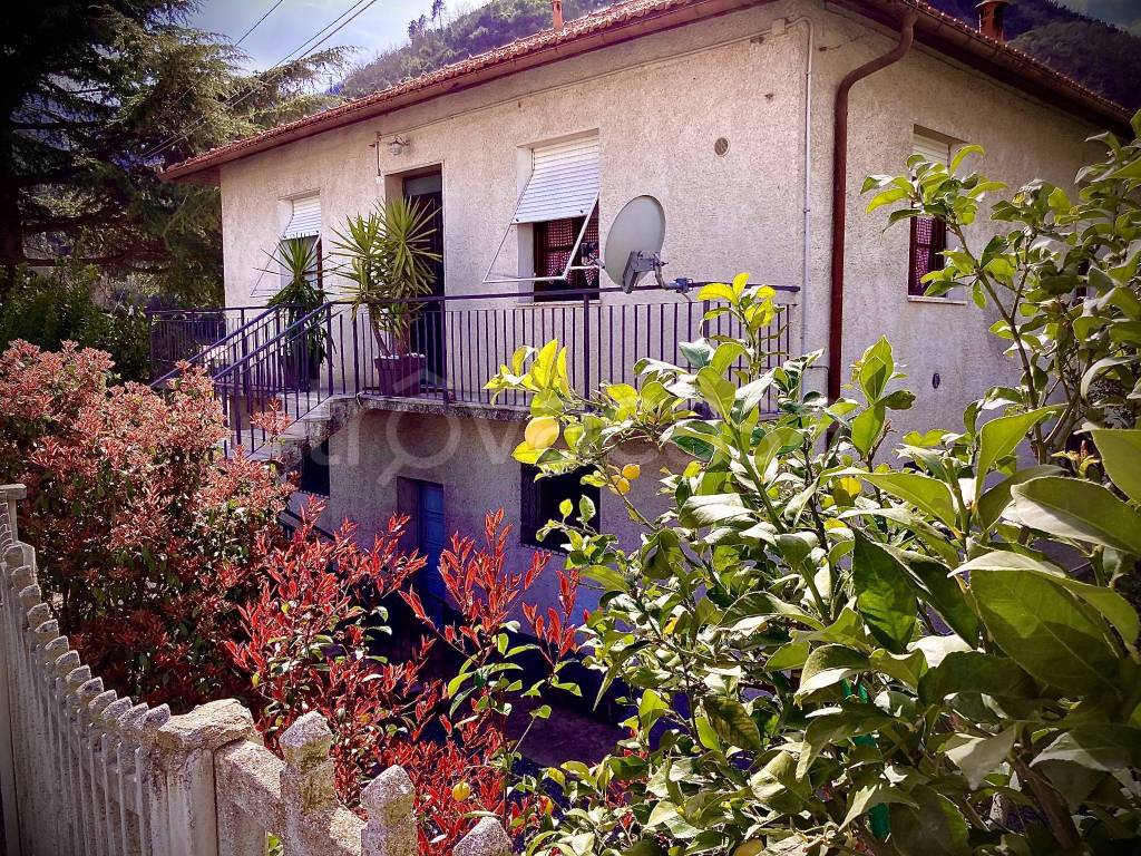 Casa Indipendente in in vendita da privato a Ranzo borgata Canata, 35