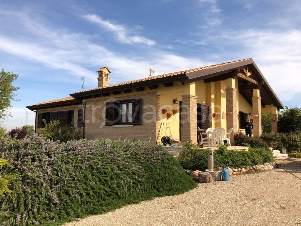 Villa in in vendita da privato a Montenero di Bisaccia contrada Rotta Perrotta