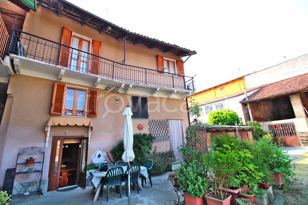Casa Indipendente in vendita a Montà via placido mossello