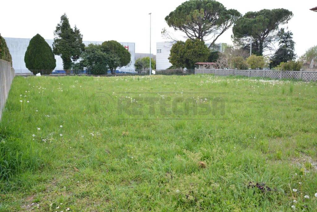 Terreno Residenziale in vendita a Remanzacco sp48, 34