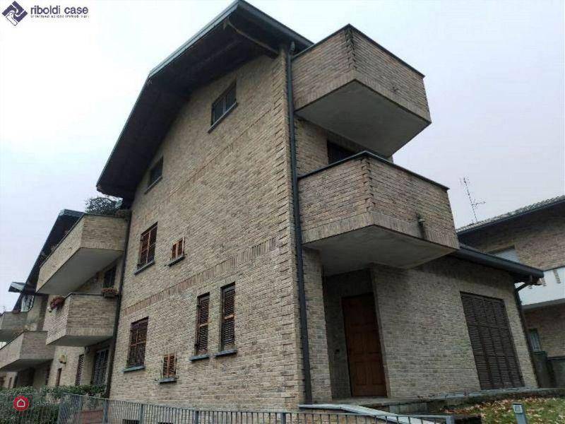 Casa Indipendente in vendita a Bovisio-Masciago corso italia