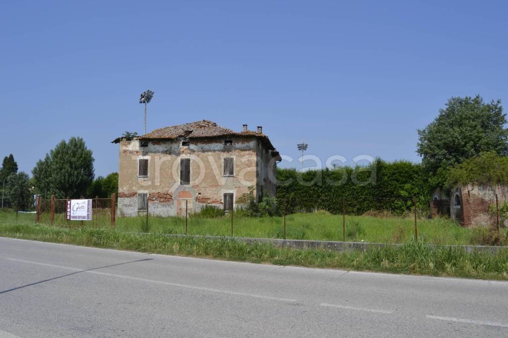 Terreno Residenziale in vendita a Cento via Dante Alighieri, 39