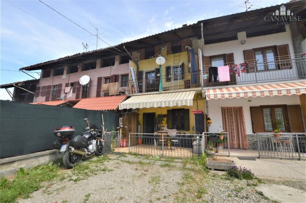 Casa Indipendente in vendita a Castellamonte frazione Spineto, 166