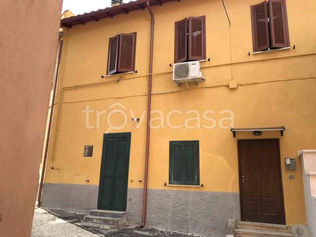 Appartamento in vendita a Castel Sant'Elia via Papa Pio XII