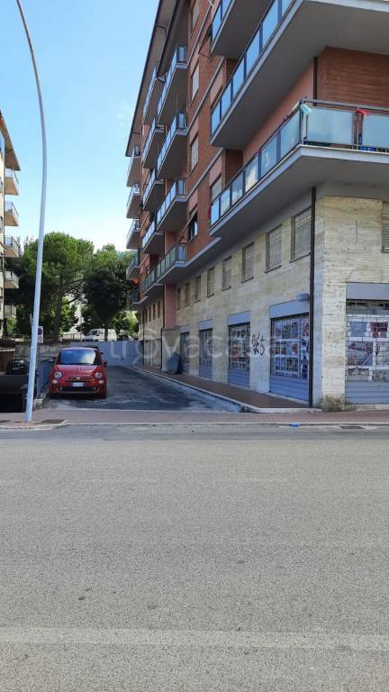 Garage in vendita ad Ascoli Piceno via Erasmo Mari, 63