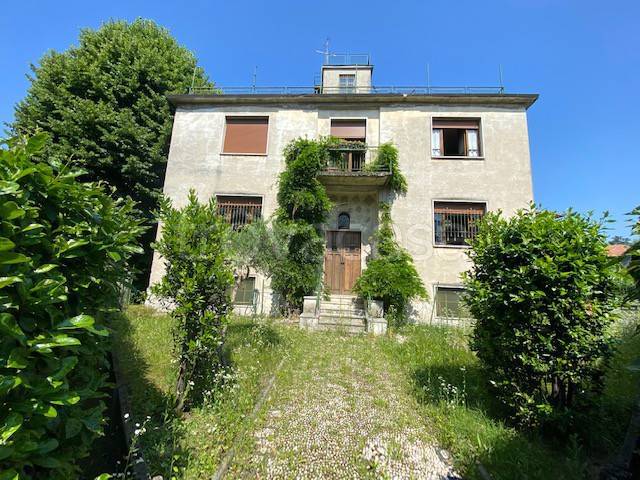 Villa in vendita a Seregno via Lazzaretto, 36