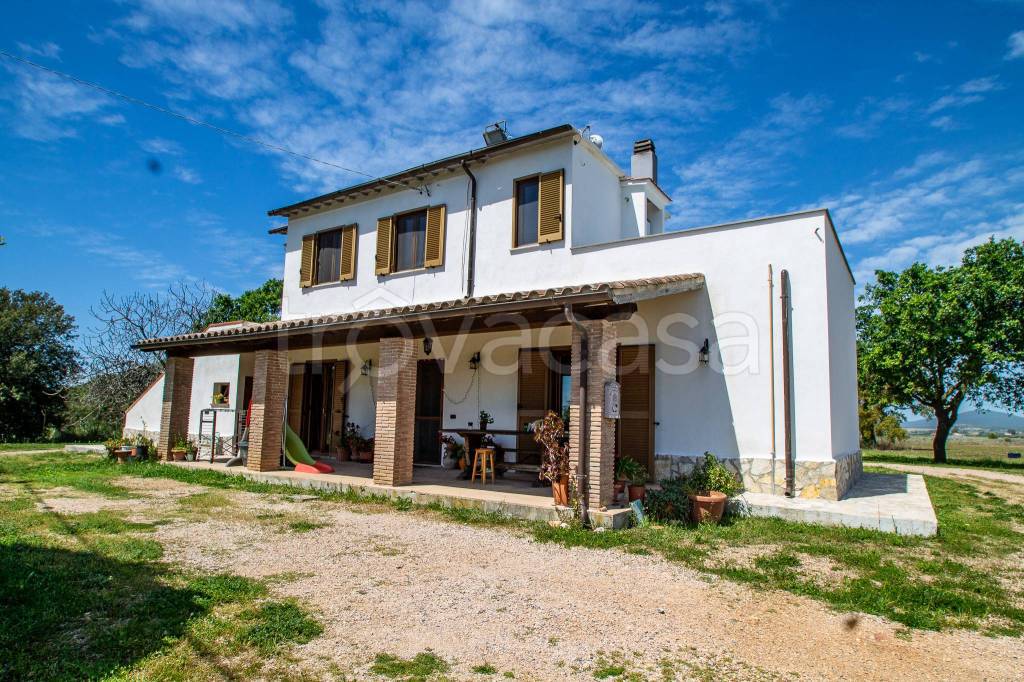 Villa Bifamiliare in vendita a Montalto di Castro strada Provinciale Pescia Romana