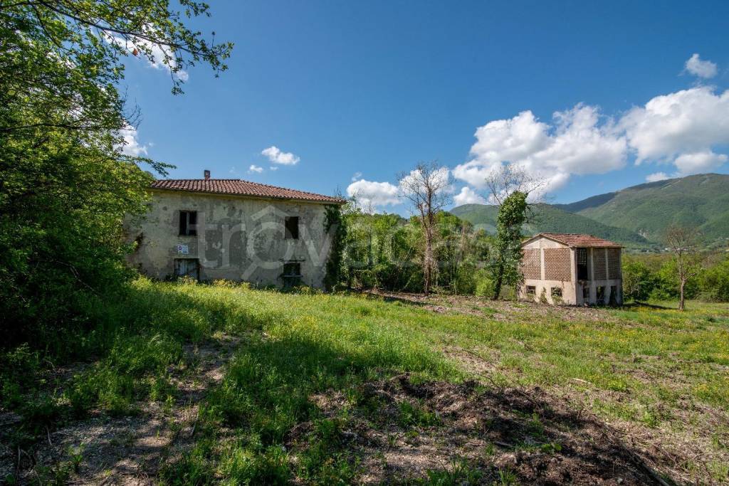 Casa Indipendente in vendita a Rieti via Fonte Coperta