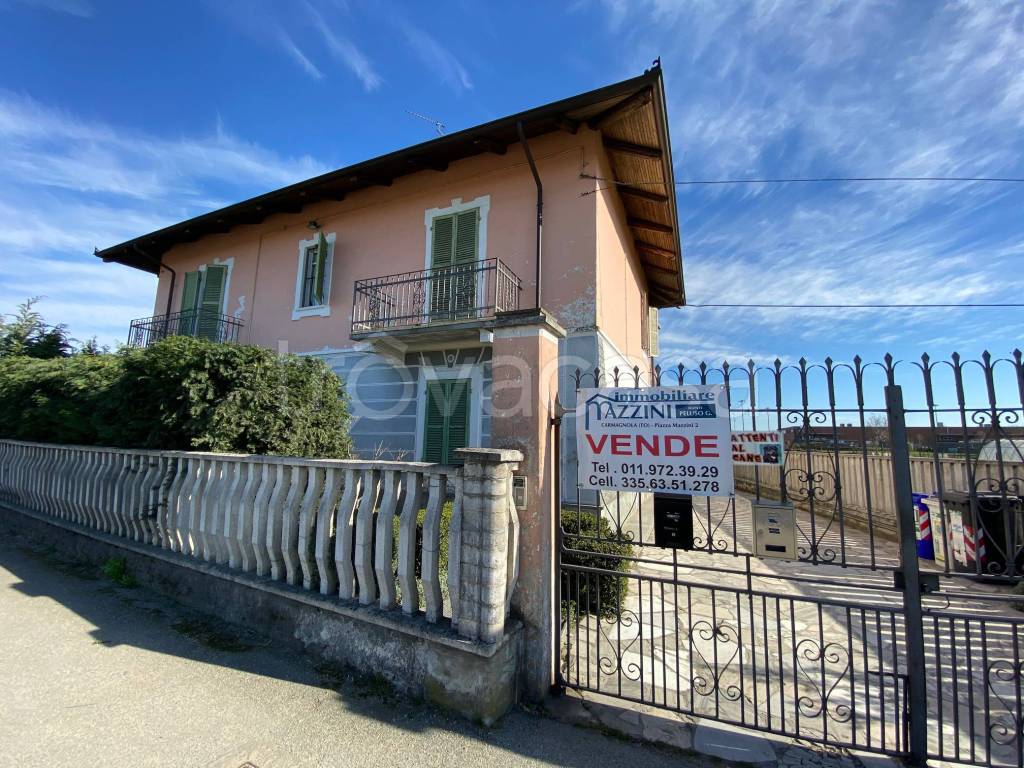 Villa Bifamiliare in vendita a Carmagnola via Poirino, 48