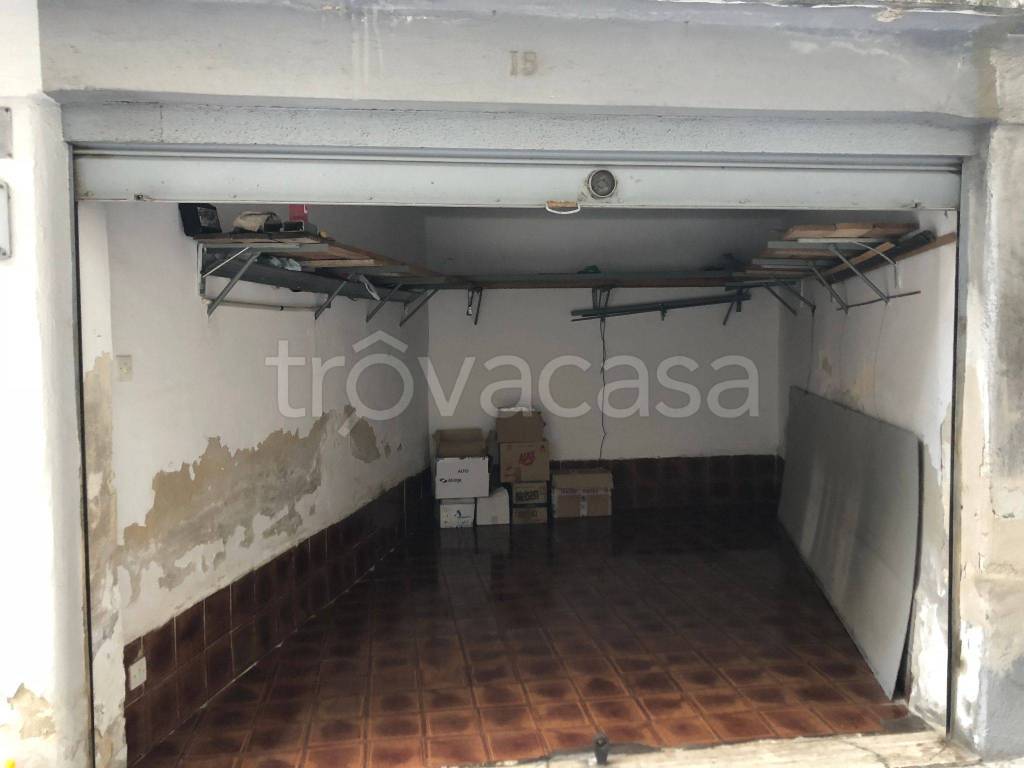 Garage in vendita a Bari via Ettore Fieramosca, 32