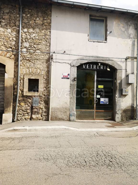 Magazzino in vendita ad Avezzano via Napoli
