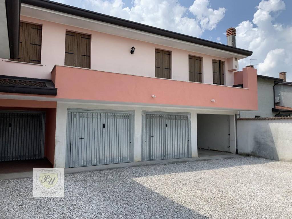 Appartamento in vendita a Villa Estense via Roma