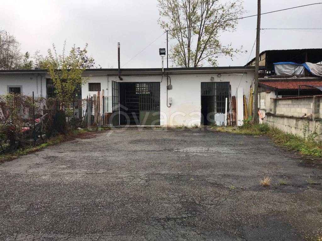 Garage in vendita a Pinerolo via Cardonata, 57