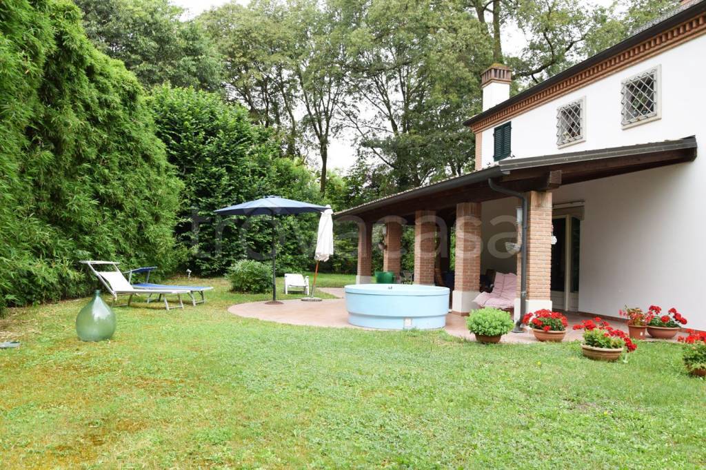 Villa Bifamiliare in affitto a Parma strada Quercioli