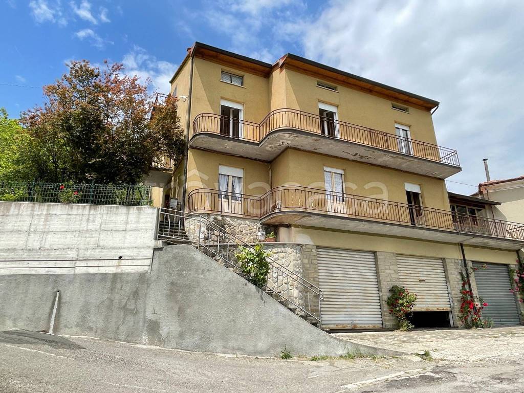 Casa Indipendente in vendita a Bardi via Roma