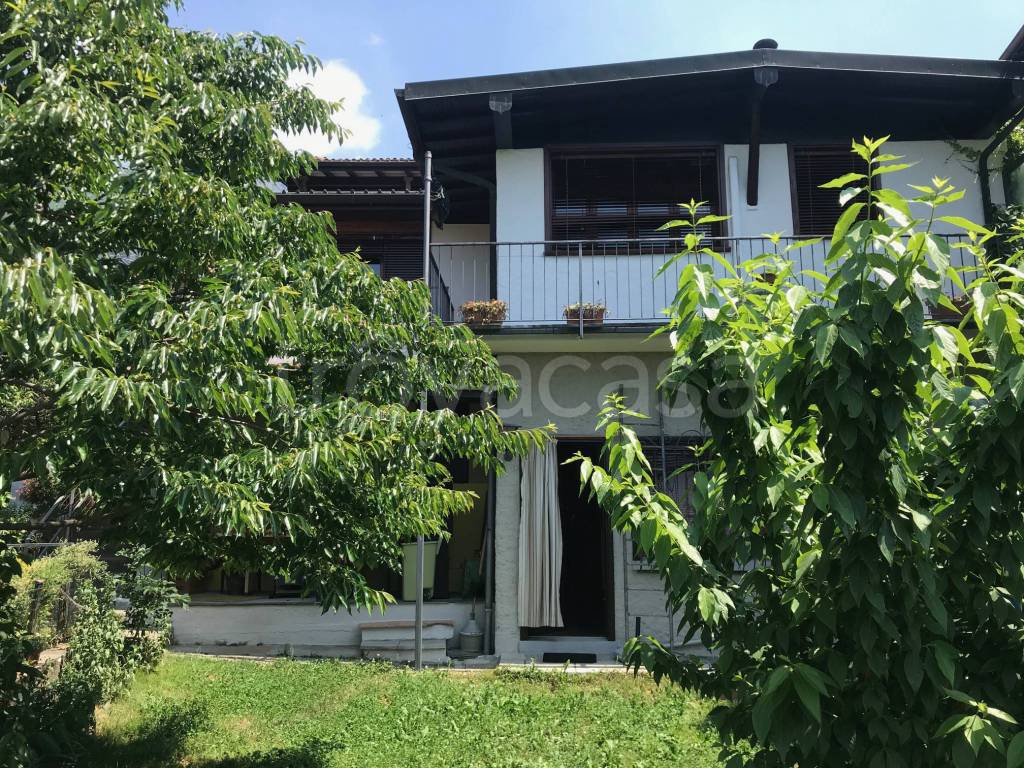 Villa in vendita a Valsolda via Tericà