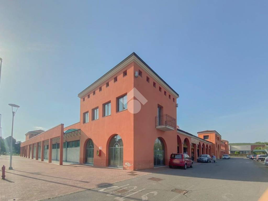 Ufficio in vendita a Verolanuova via Gerolamo Rovetta, 25
