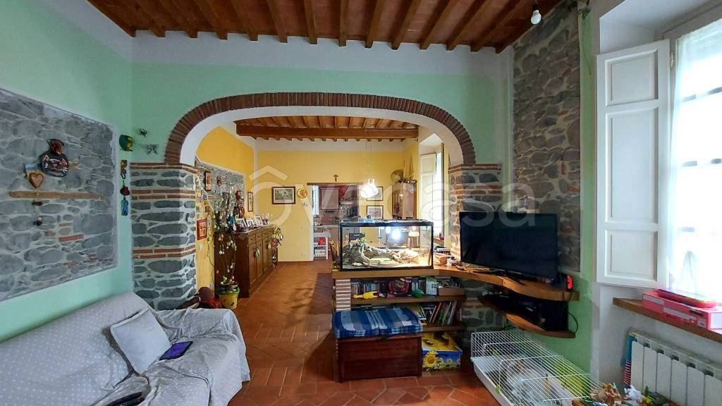 Villa Bifamiliare in vendita a Borgo a Mozzano