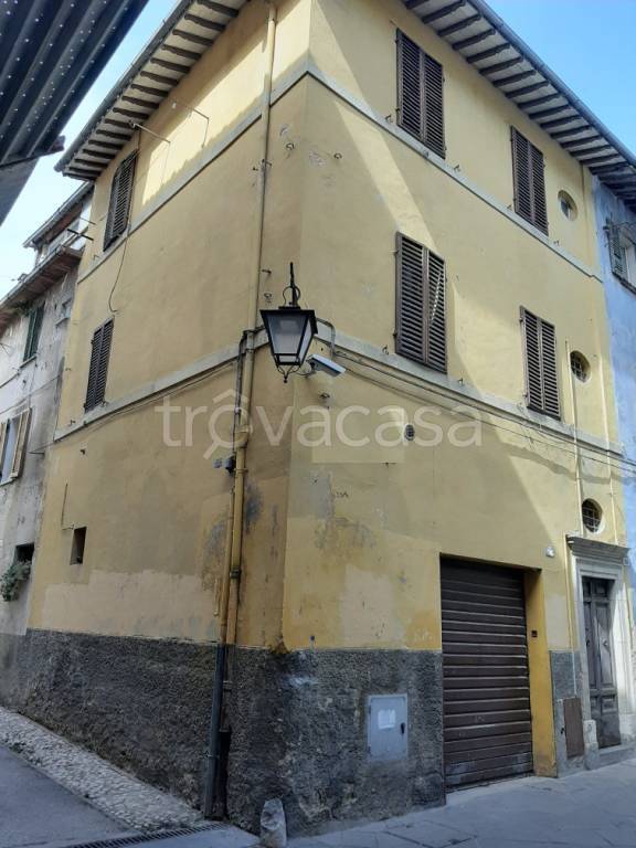 Casa Indipendente in vendita a Spoleto corso Giuseppe Garibaldi